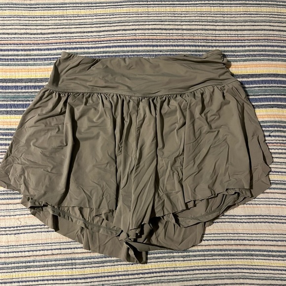 Amazon Pants - Grey Athletic Shorts